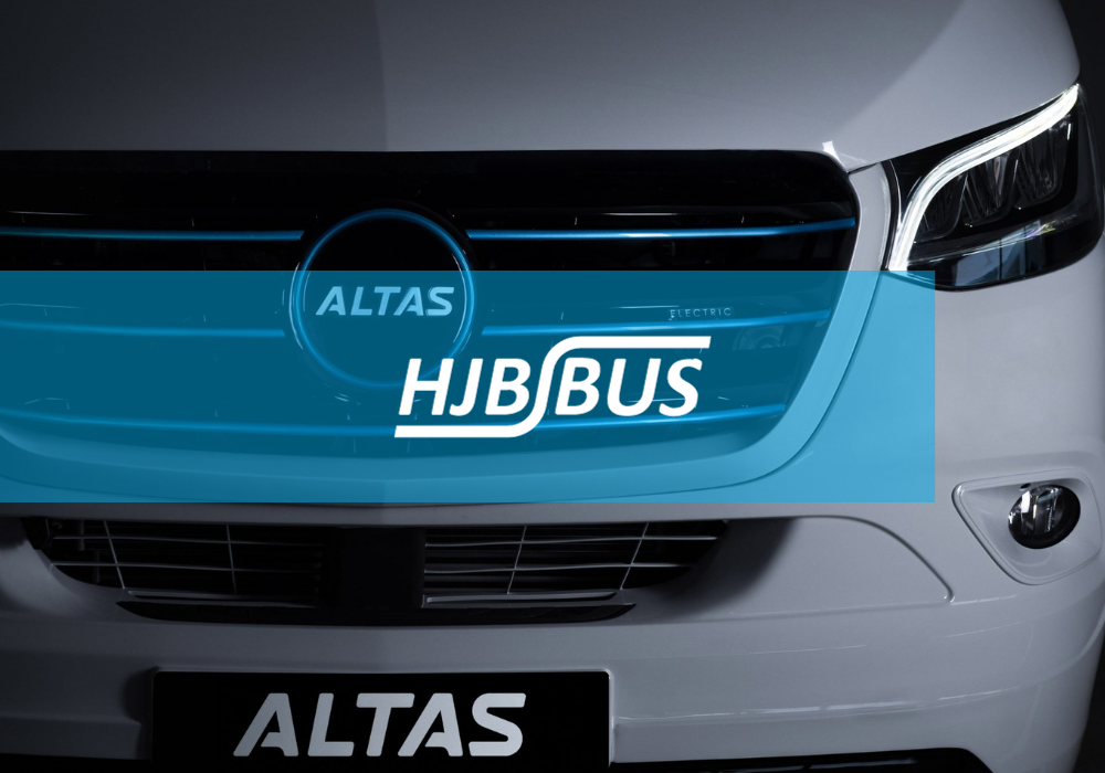 HJB BUS ist stolz darauf, Qualitätsfahrzeuge seines verlässlichen Partners ALTAS AUTO anzubieten. Diese fruchtbare Partnerschaft besteht bereits seit 2006 und hat sich als Eckpfeiler für erstklassige Transportlösungen etabliert. ALTAS AUTO, ein führendes europäisches Unternehmen seit 2002, hat sich auf die Entwicklung und Produktion von kleinen und mittelgroßen Bussen spezialisiert.